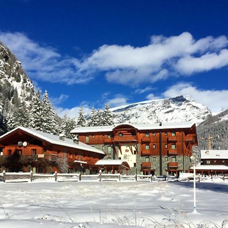 Le Rocher Hotel Champoluc Dış mekan fotoğraf