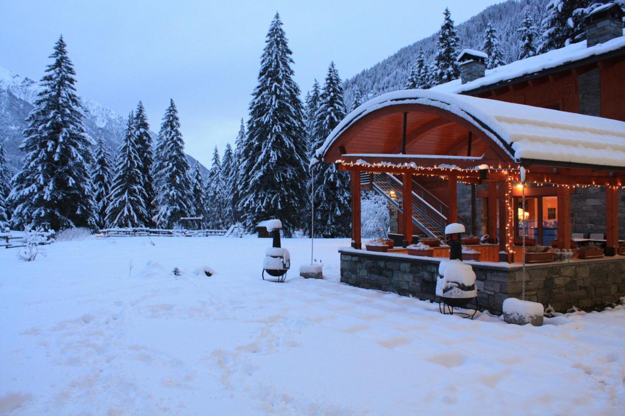 Le Rocher Hotel Champoluc Dış mekan fotoğraf