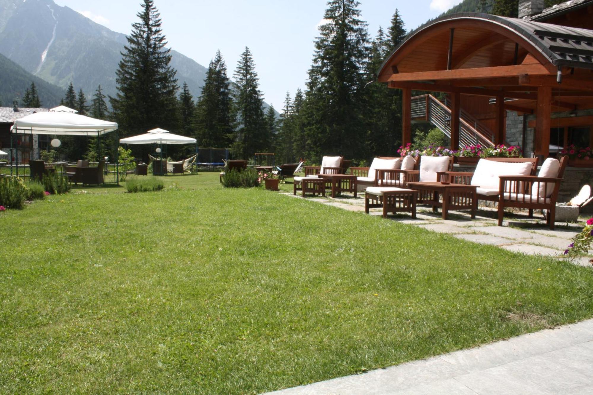 Le Rocher Hotel Champoluc Dış mekan fotoğraf