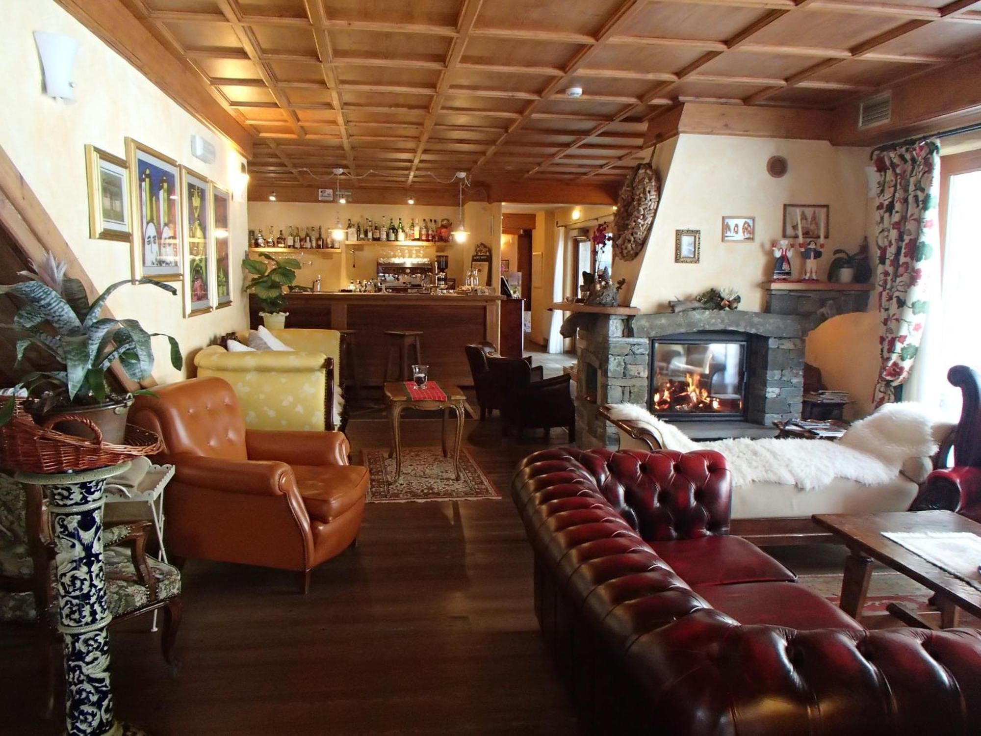 Le Rocher Hotel Champoluc Dış mekan fotoğraf