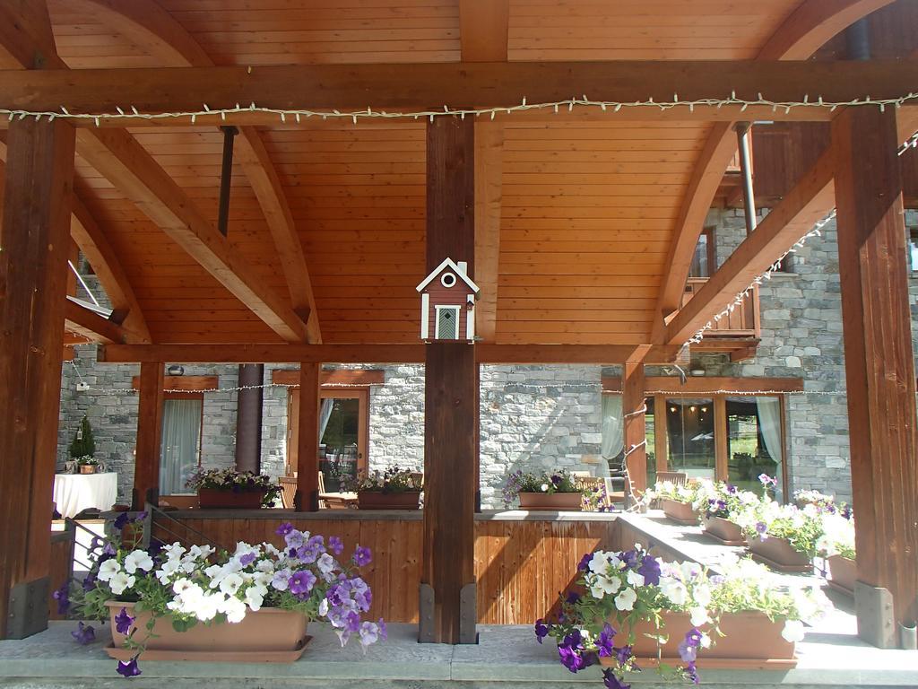 Le Rocher Hotel Champoluc Dış mekan fotoğraf